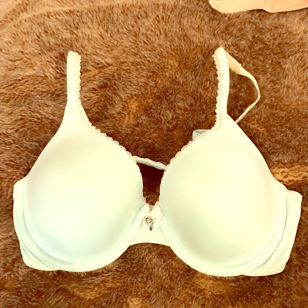 Victoria's Secret Body by Victoria bra